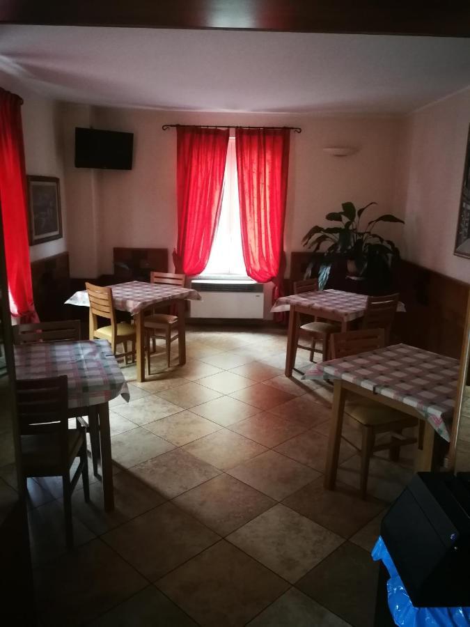 Albergo Della Stazione Cairo Montenotte Exterior foto